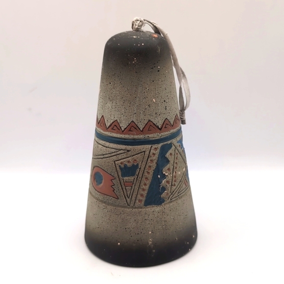 Vintage Native American Ceramic Pottery Bell Hand Painted Handpainted & Engraved - Picture 6 of 11